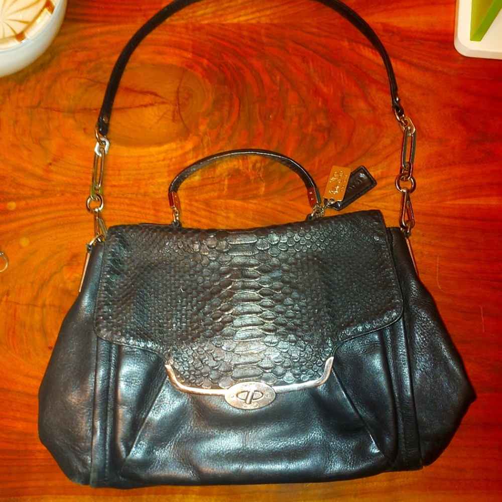Coach and Carriage black leather purse